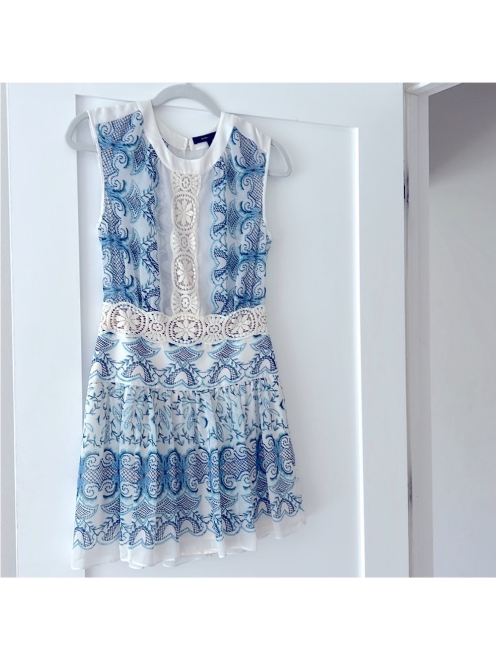 Sleeveless Blue & White Lace Trim silk Dress